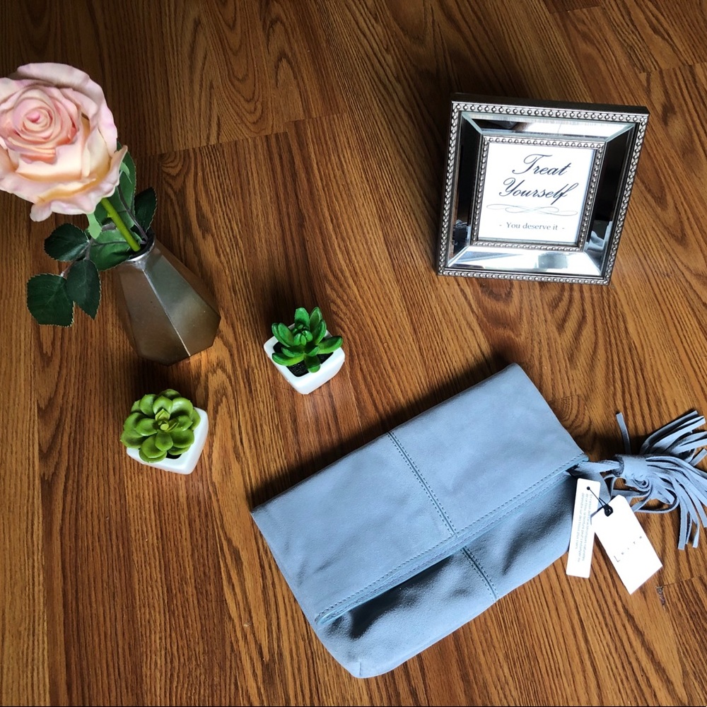 🆕Leith Suede Clutch with Tassel - Picture 5 of 8
